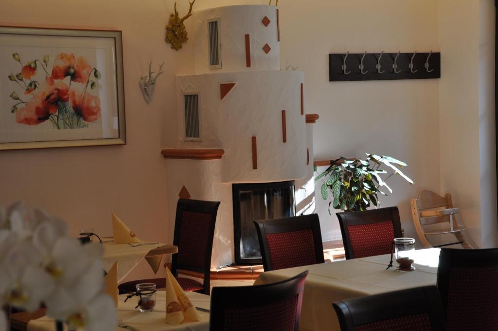 Hotel Restaurant Zum Schwan Mettlach Exterior foto